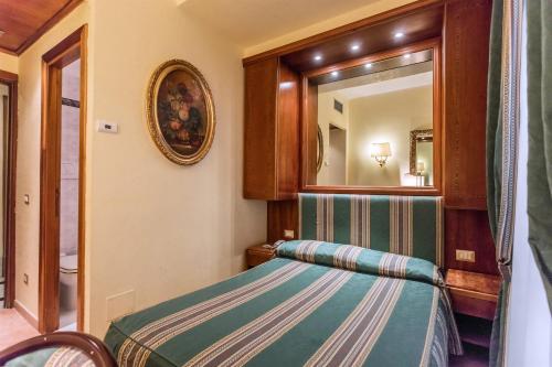 Habitación Doble Económica - 1 o 2 camas del hotel Raeli Luce. Foto 8
