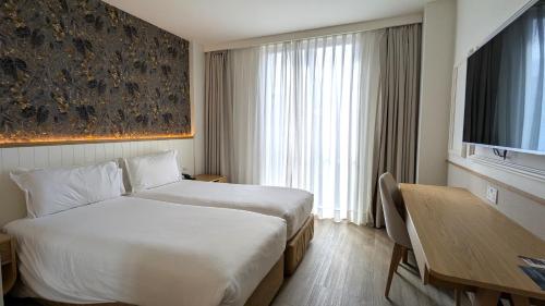 Habitación Clásica Superior del hotel H10 London Waterloo. Foto 5