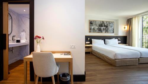 Superior Triple Classic del hotel H10 London Waterloo. Foto 3