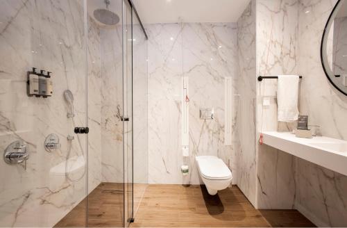 Superior Triple Classic del hotel H10 London Waterloo. Foto 11