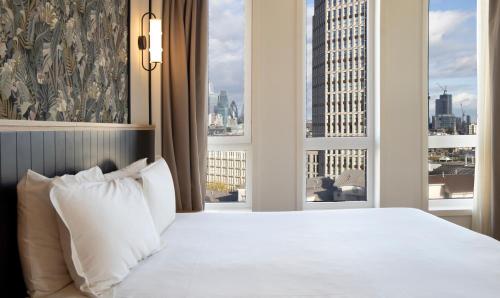 Suite Junior Sky View del hotel H10 London Waterloo. Foto 1