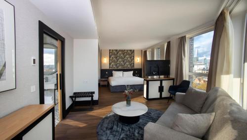 Suite Junior Sky View del hotel H10 London Waterloo. Foto 5