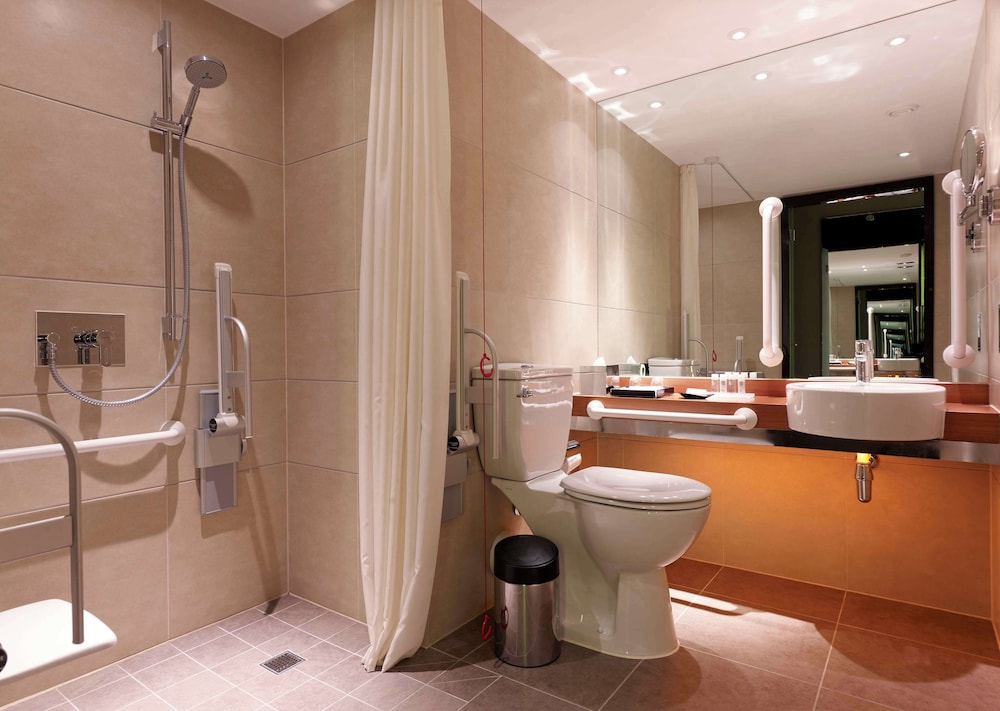 Habitación superior, accesible para personas con discapacidad (Wheelchair) del hotel Park Plaza Westminster Bridge London. Foto 1