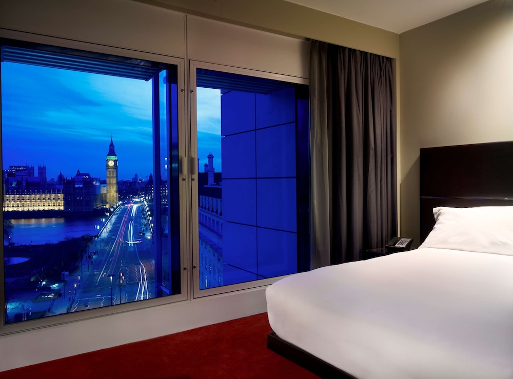 Suite, 1 cama de matrimonio grande (Big Ben View - 1 Bedroom) del hotel Park Plaza Westminster Bridge London