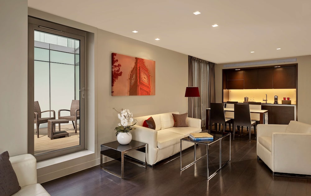 Suite, 2 habitaciones, terraza del hotel Park Plaza Westminster Bridge London. Foto 1