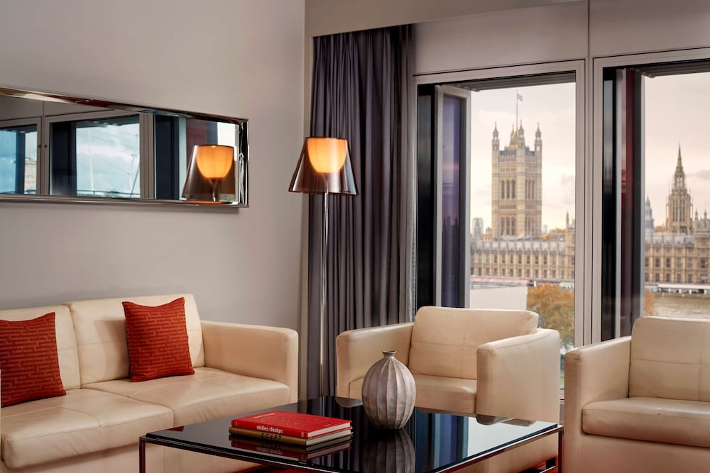 Suite, 1 cama de matrimonio grande (1 Bedroom) del hotel Park Plaza Westminster Bridge London. Foto 5