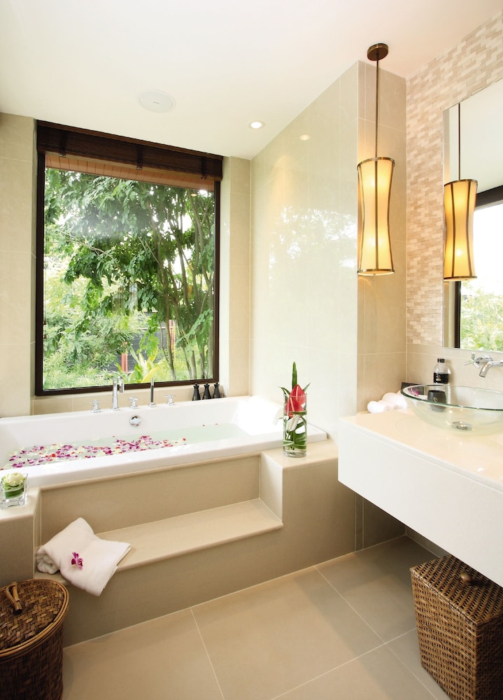 Habitación, 3 habitaciones (Residence) del hotel Mövenpick Phuket Bangtao. Foto 9