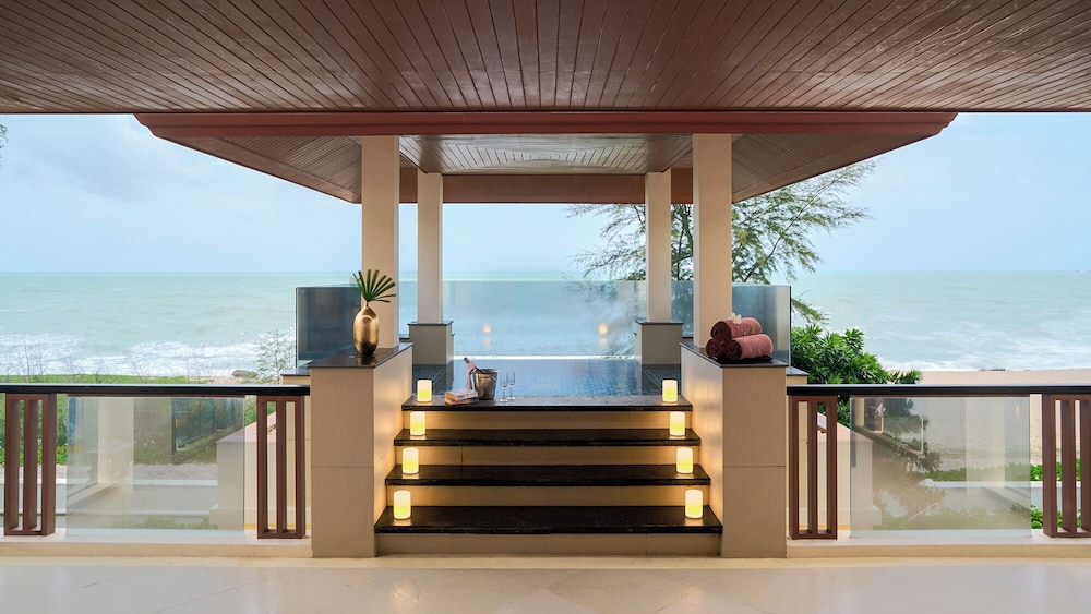 Ático Royal, 3 habitaciones, bañera de hidromasaje, vistas al mar del hotel Mövenpick Phuket Bangtao. Foto 4