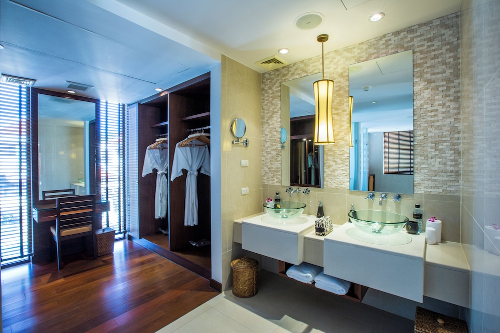 Ático Royal, 3 habitaciones, bañera de hidromasaje, vistas al mar del hotel Mövenpick Phuket Bangtao. Foto 5