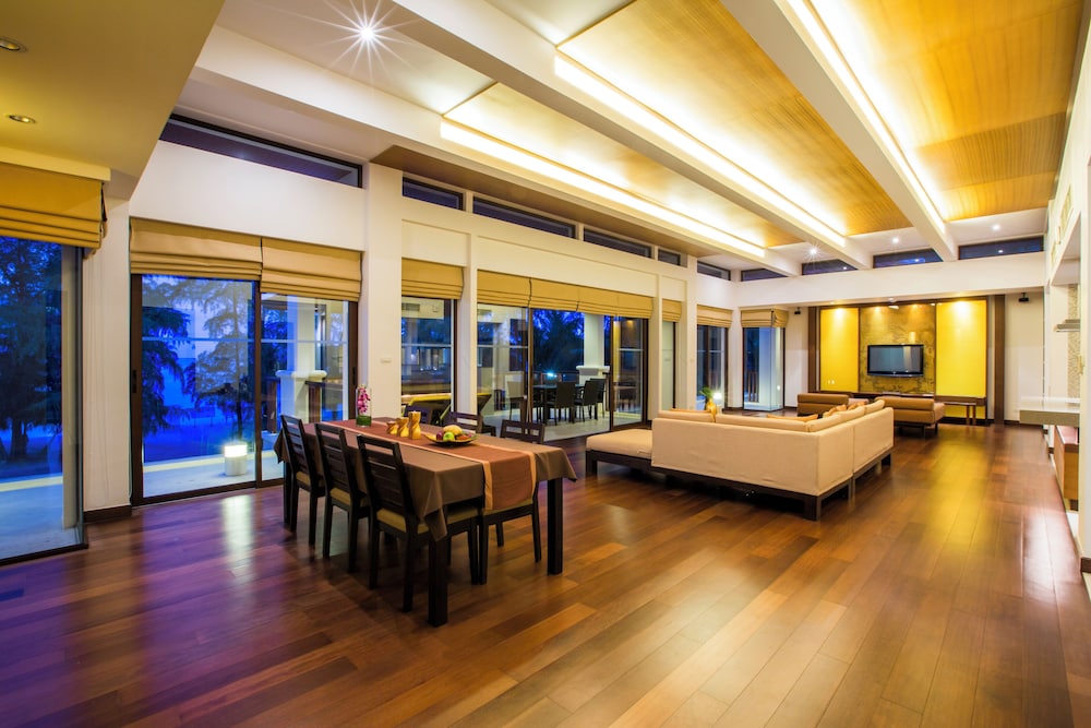 Ático Royal, 3 habitaciones, bañera de hidromasaje, vistas al mar del hotel Mövenpick Phuket Bangtao. Foto 6