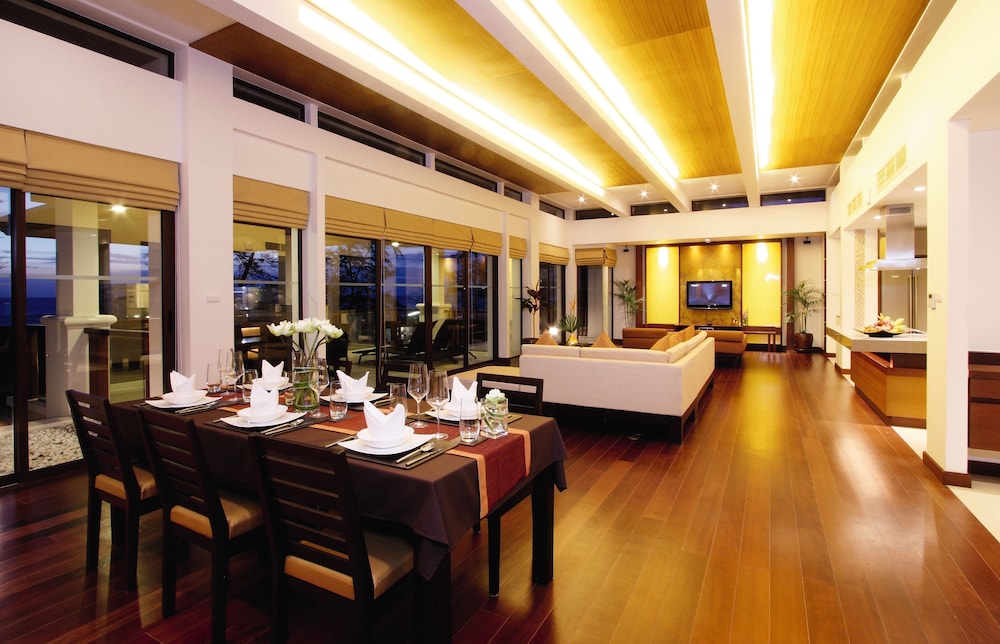 Ático Royal, 3 habitaciones, bañera de hidromasaje, vistas al mar del hotel Mövenpick Phuket Bangtao. Foto 7