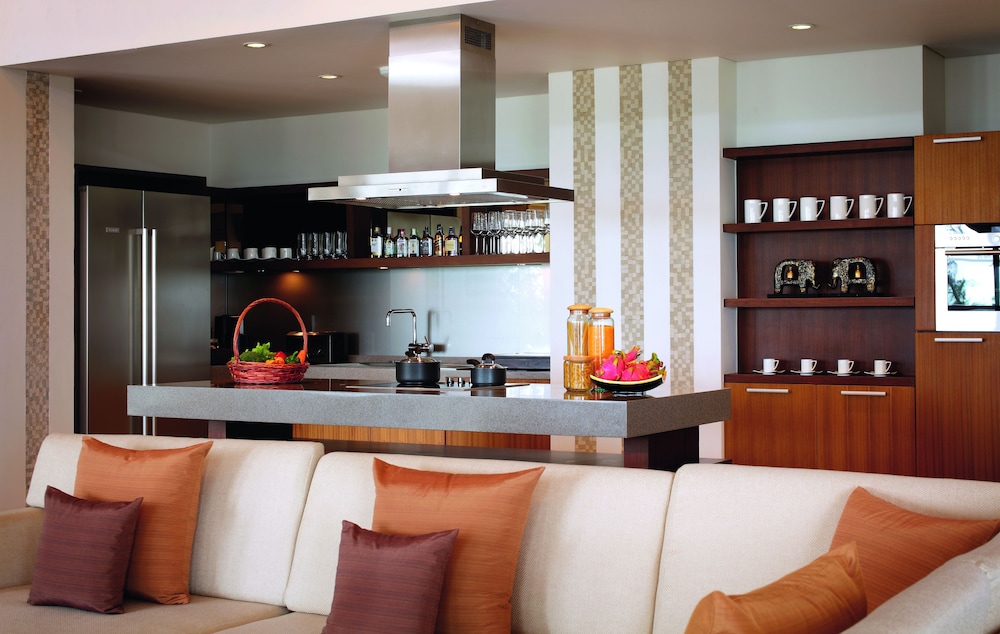 Ático Royal, 3 habitaciones, bañera de hidromasaje, vistas al mar del hotel Mövenpick Phuket Bangtao. Foto 8