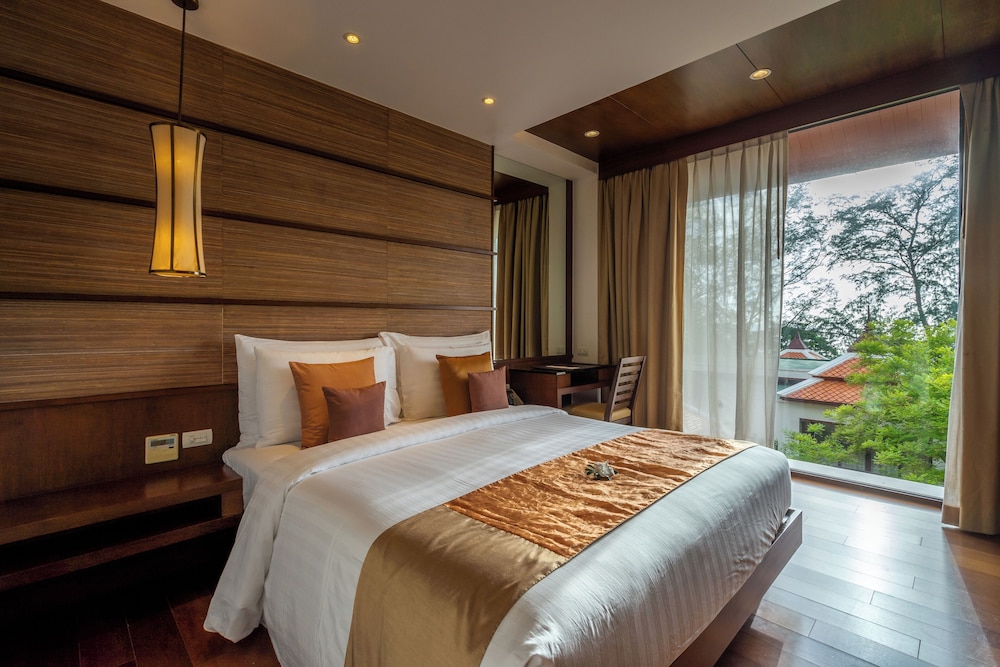 Ático, 3 habitaciones, bañera de hidromasaje, vistas al mar del hotel Mövenpick Phuket Bangtao. Foto 3