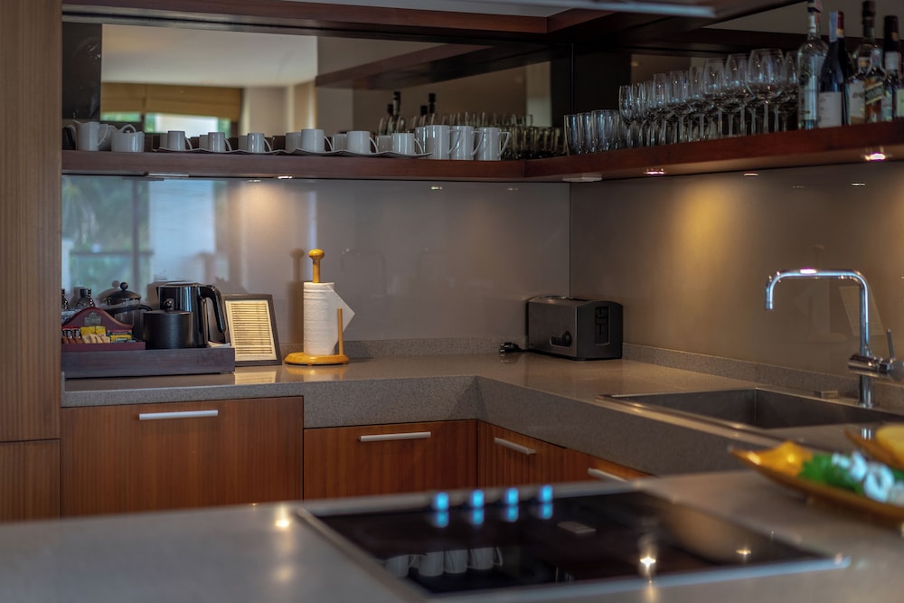 Ático, 3 habitaciones, bañera de hidromasaje, vistas al mar del hotel Mövenpick Phuket Bangtao. Foto 6
