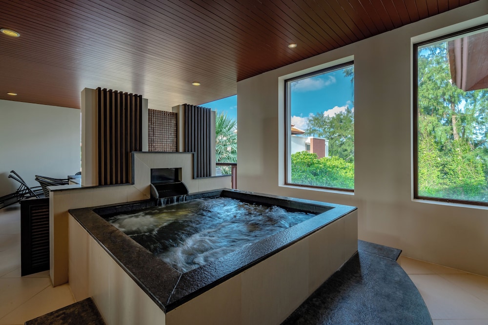 Ático, 3 habitaciones, bañera de hidromasaje, vistas al mar del hotel Mövenpick Phuket Bangtao. Foto 9