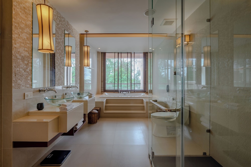 Ático, 3 habitaciones, bañera de hidromasaje, vistas al mar del hotel Mövenpick Phuket Bangtao. Foto 13