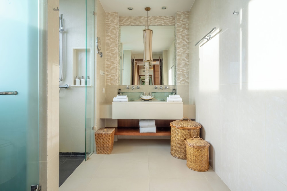 Ático, 3 habitaciones, bañera de hidromasaje, vistas al mar del hotel Mövenpick Phuket Bangtao. Foto 14