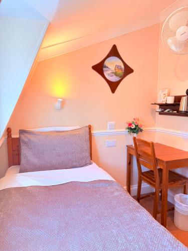 Habitación Individual del hotel Europa House. Foto 5