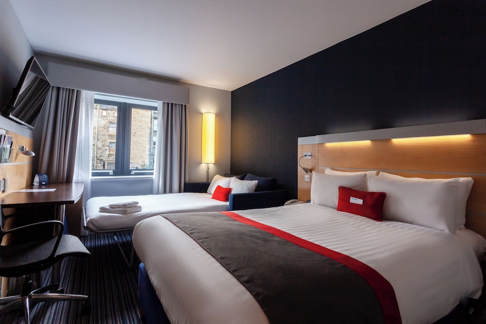 Habitación estándar, 1 cama doble con sofá cama (desayuno caliente gratuito) del hotel Holiday Inn Express Edinburgh Royal Mile, An Ihg. Foto 3