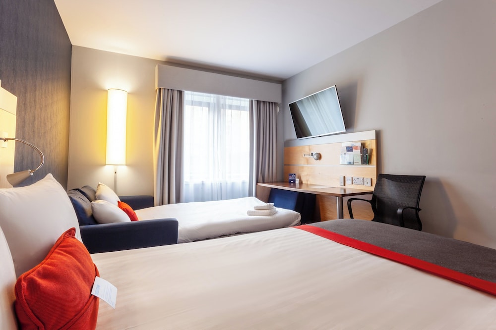 Habitación estándar, 1 cama doble con sofá cama (desayuno caliente gratuito) del hotel Holiday Inn Express Edinburgh Royal Mile, An Ihg. Foto 4