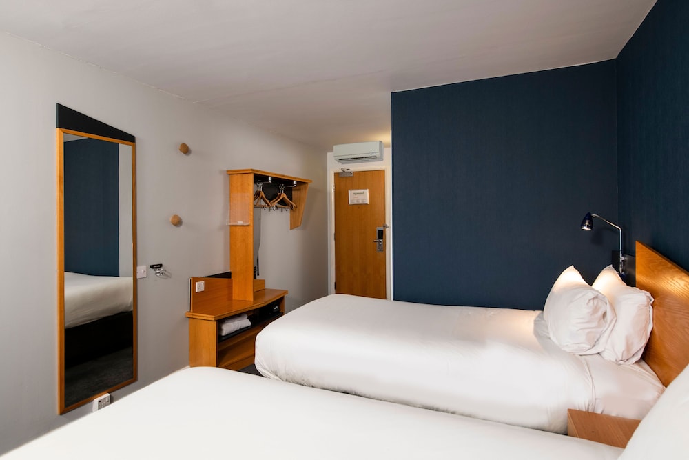Habitación estándar, 2 camas individuales (con desayuno caliente gratuito) del hotel Holiday Inn Express Edinburgh Royal Mile, An Ihg. Foto 2
