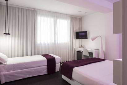 Habitación triple del hotel Allegro Barcelona. Foto 2