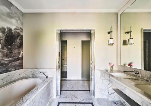 Suite del hotel Barrière Fouquet's Paris. Foto 4
