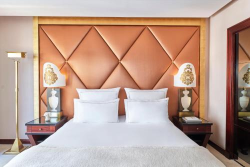 Habitación Superior del hotel Barrière Fouquet's Paris. Foto 1