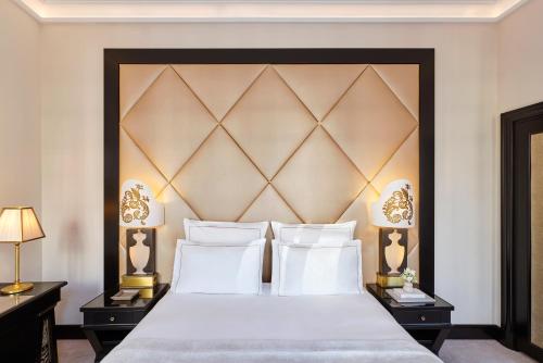 Habitación Doble Deluxe del hotel Barrière Fouquet's Paris. Foto 4