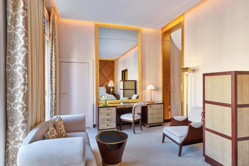 Suite Junior Prestige Champs - Elysées del hotel Barrière Fouquet's Paris