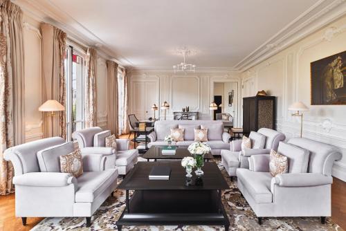 Habitación Cuádruple del hotel Barrière Fouquet's Paris. Foto 5