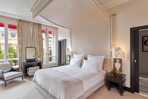 Habitación cuádruple 1 Cama king Con Vistas 2 Camas individuales del hotel Barrière Fouquet's Paris