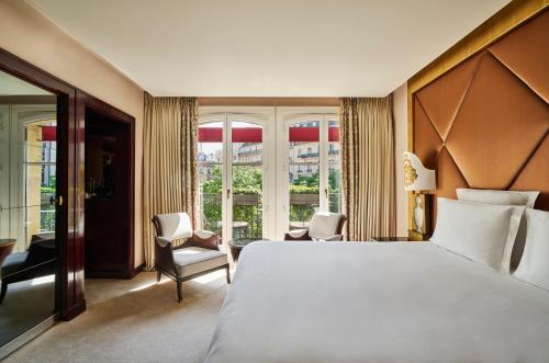 Habitación Superior del hotel Barrière Fouquet's Paris. Foto 2