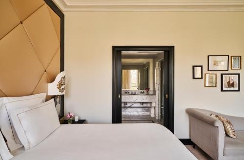 Suite Junior Prestige Champs - Elysées del hotel Barrière Fouquet's Paris. Foto 1