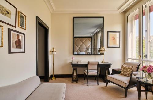 Suite Junior Prestige Champs - Elysées del hotel Barrière Fouquet's Paris. Foto 2