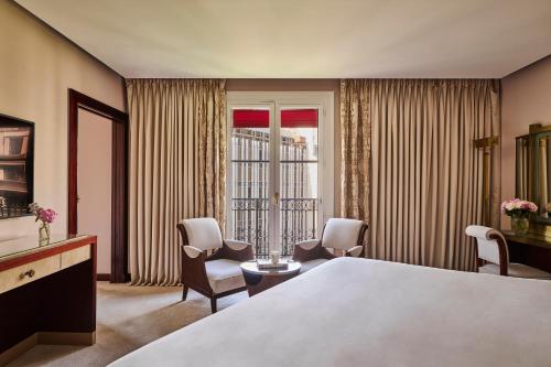 Suite Superior del hotel Barrière Fouquet's Paris. Foto 2