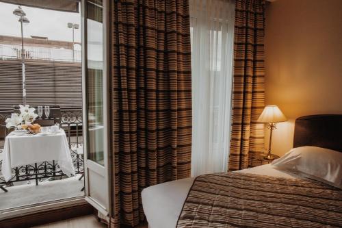 Habitación Doble Club del hotel Waldorf Montparnasse. Foto 7