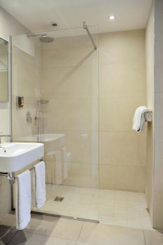 Habitación Doble Clásica del hotel Waldorf Montparnasse. Foto 3