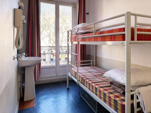 Habitación Doble Económica del hotel Le Régent Montmartre By Hiphophostels. Foto 3