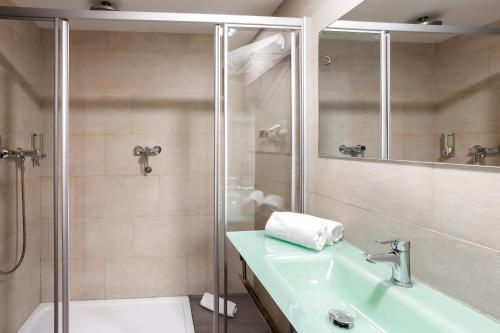 Habitación Cuádruple del hotel B&B Barcelona Rubi. Foto 2
