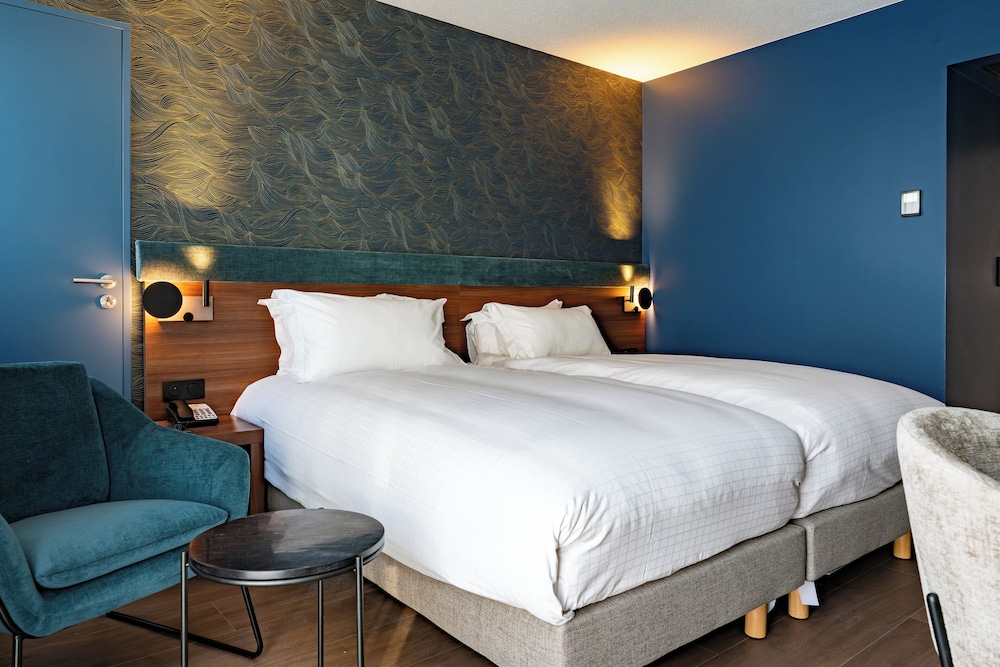Habitación estándar, 1 cama de matrimonio grande del hotel Holiday Inn Mulhouse, An Ihg. Foto 3
