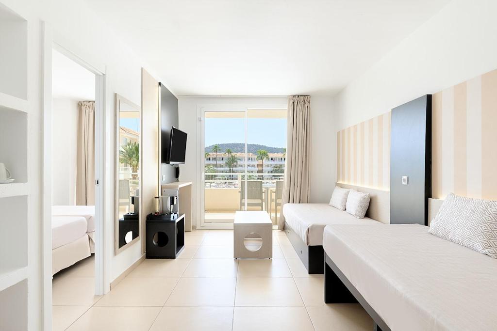 Suite Confort del hotel Fergus Club Mallorca Waterpark. Foto 1