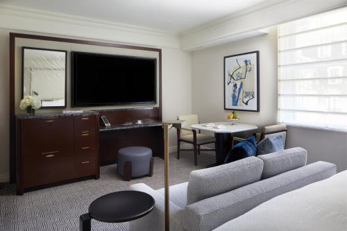 Habitación triple 1 Cama king Vista ciudad del hotel The Peninsula New York