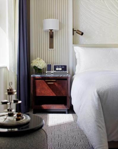 Habitación Superior con cama extragrande del hotel The Peninsula New York