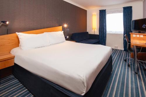 Standard Double Room with Sofa Bed del hotel Holiday Inn Express Chingford. Foto 1
