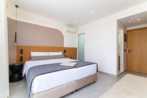 Habitación Triple Premium del hotel Aeolos Beach Resort. Foto 3