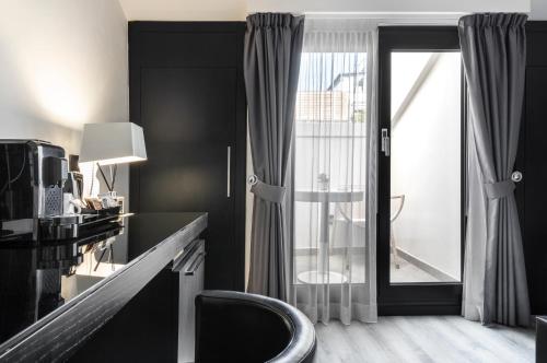 Habitación Triple Confort del hotel LHP Napoleon. Foto 1