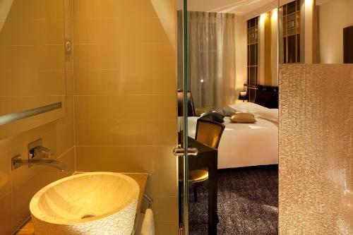 Habitación Doble Trocadéro con jacuzzi del hotel Design Secrets De Paris. Foto 10
