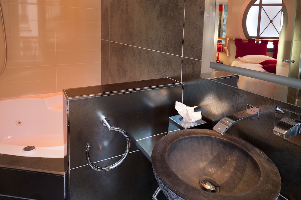 Habitación doble Ópera Garnier con jacuzzi del hotel Design Secrets De Paris