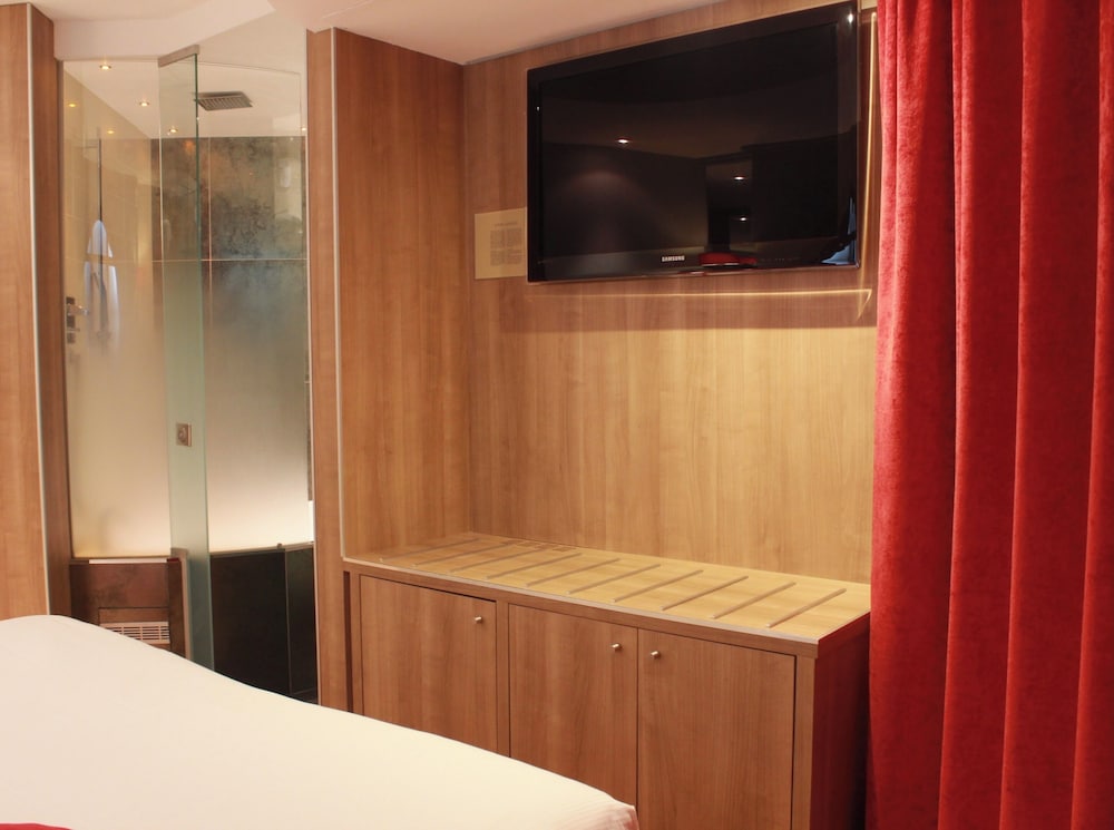 Habitación doble Ópera Garnier con jacuzzi del hotel Design Secrets De Paris. Foto 2